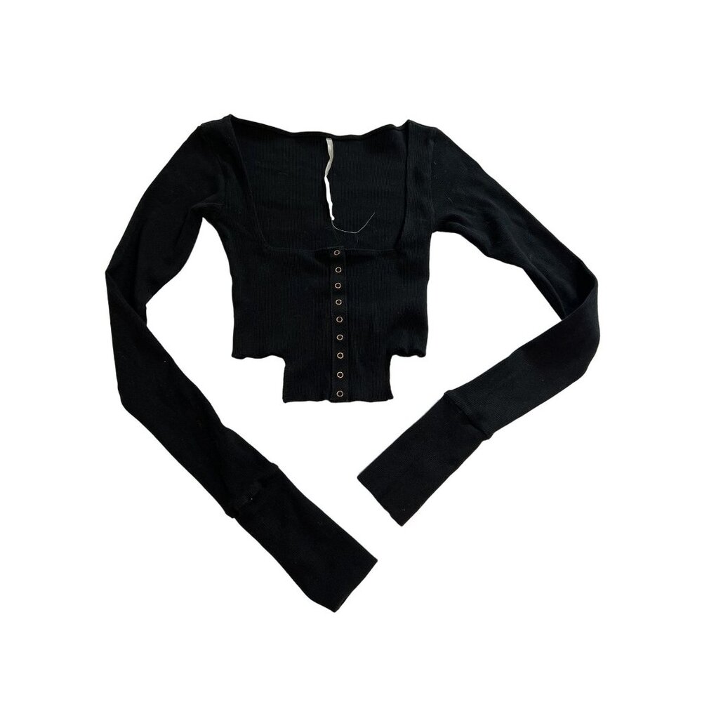 ARE YOU AM I Black Cropped Ribbed Button-Front Long Sleeve Top